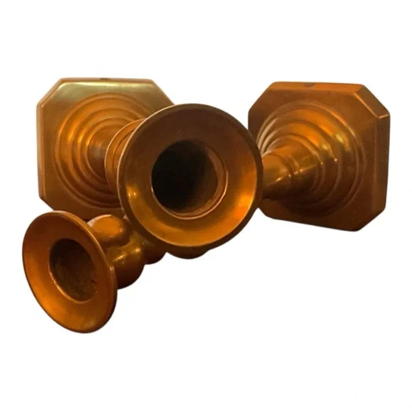 Elegant Vintage Brass Candlestick Holders Not Branded - Picture 5 of 6